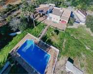 Vivenda V3 com piscina e terreno com 21.500 m2