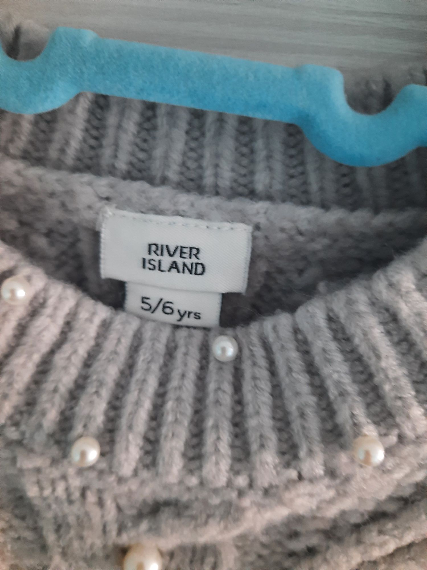 River Island sweterek z perłami