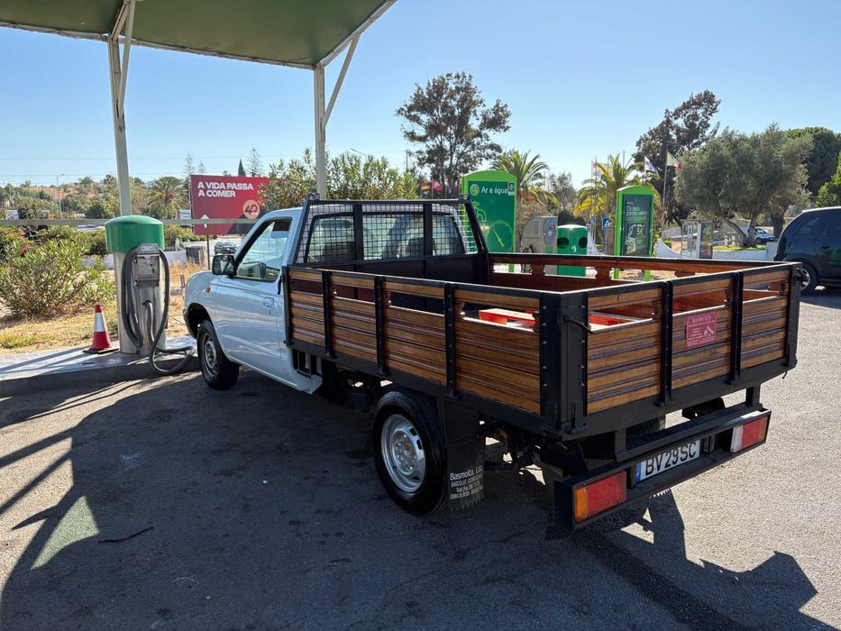 Nissan D22 C/ ar condicionado