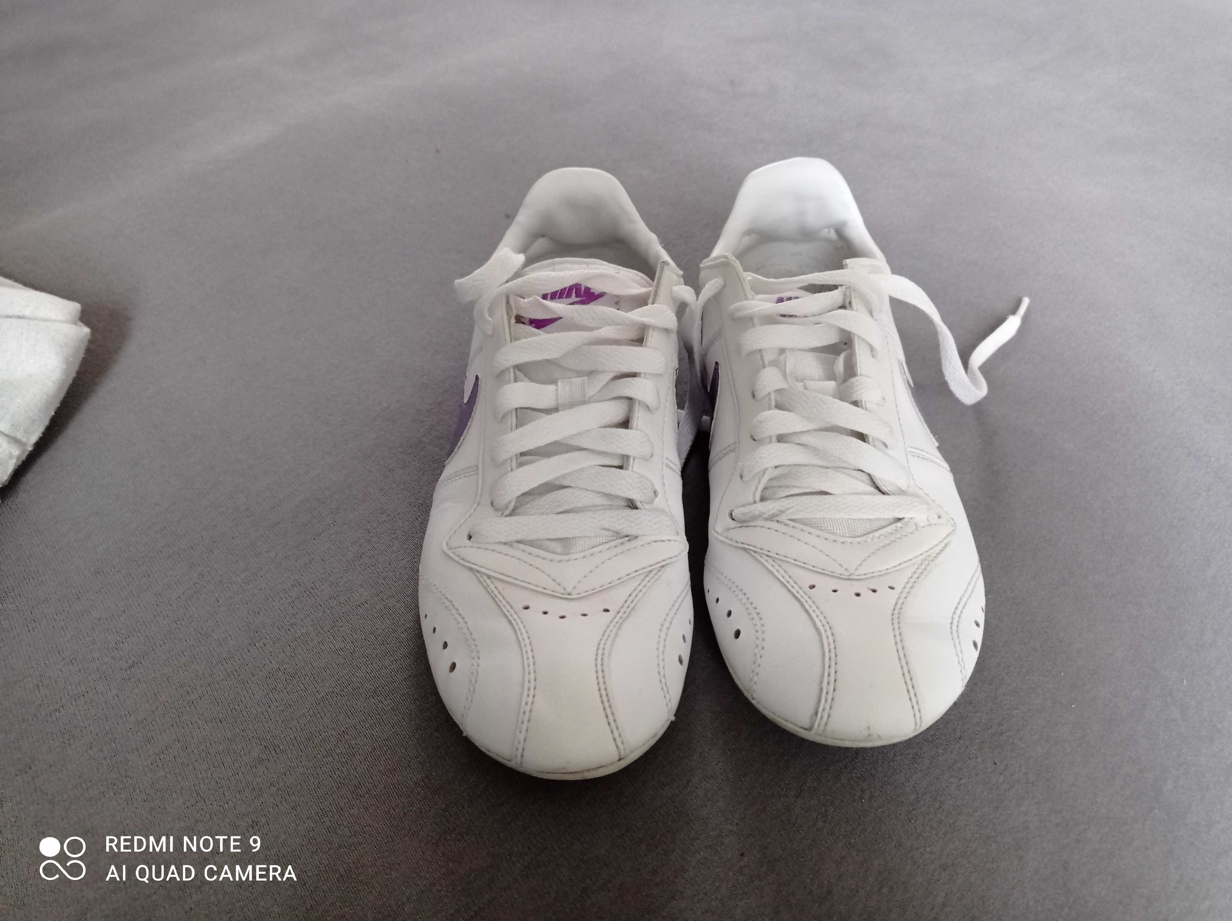 Białe buty Nike 38,5