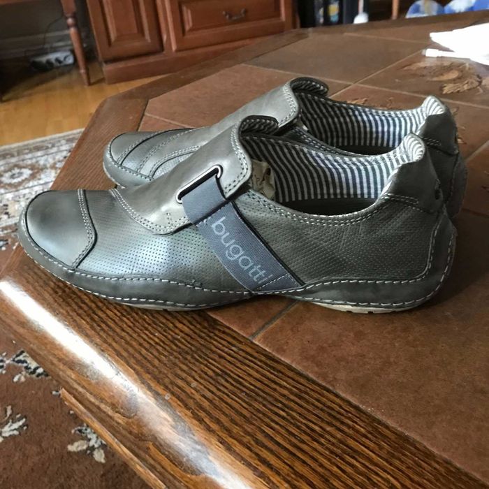 Нові трендові  туфлі - мокасини, бренд ВUGATTI  розмір 43-44.