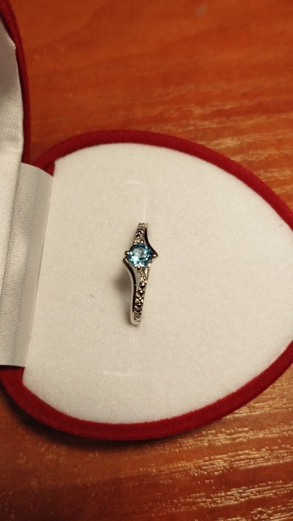 Pierscionek zaręczynowy Topaz z Diamentami