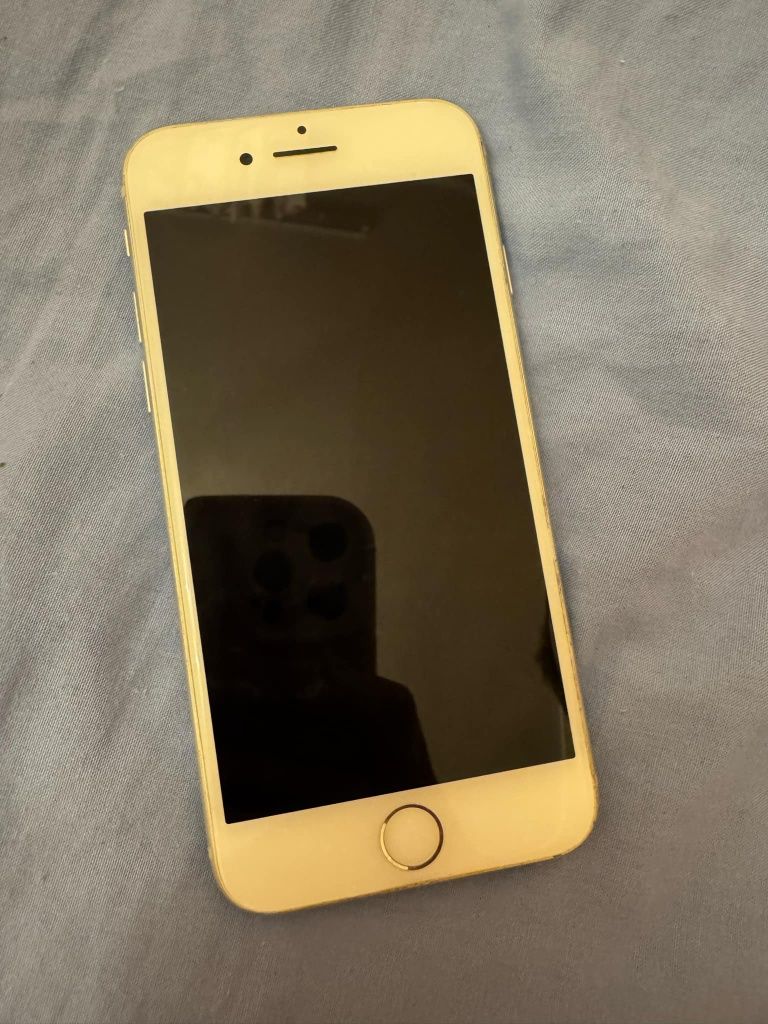 Sprzedam iPhone 8