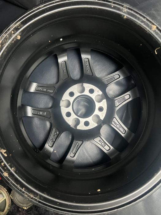 Sprzedam felgi 17 5x100