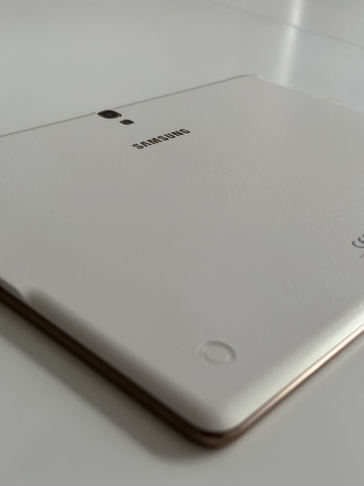 Планшет Samsung Galaxy Tab S 10.5 SM-T800 16GB White