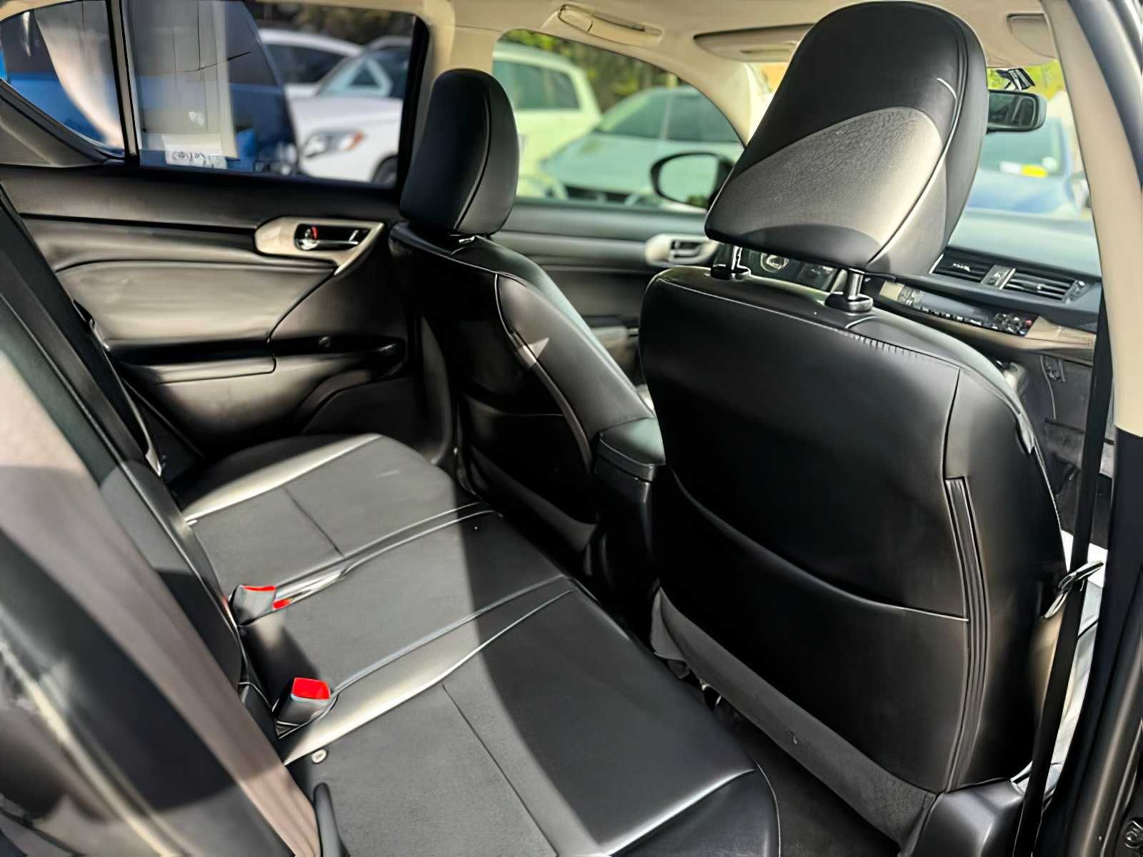 2016 Lexus     CT