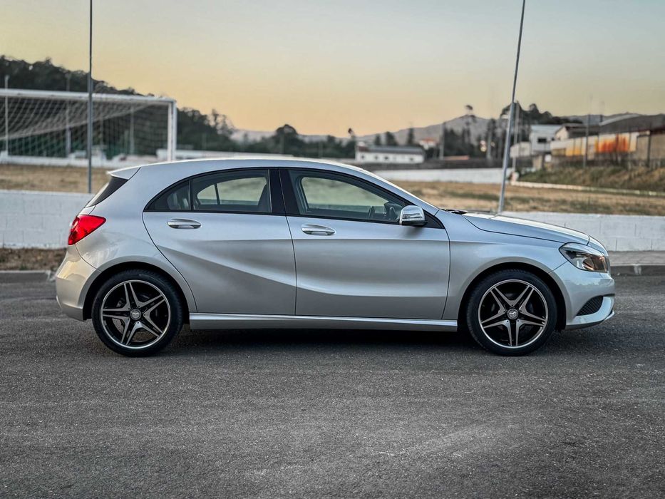 Mercedes-Benz A180 Urban Edition | Trato de Financiamento
