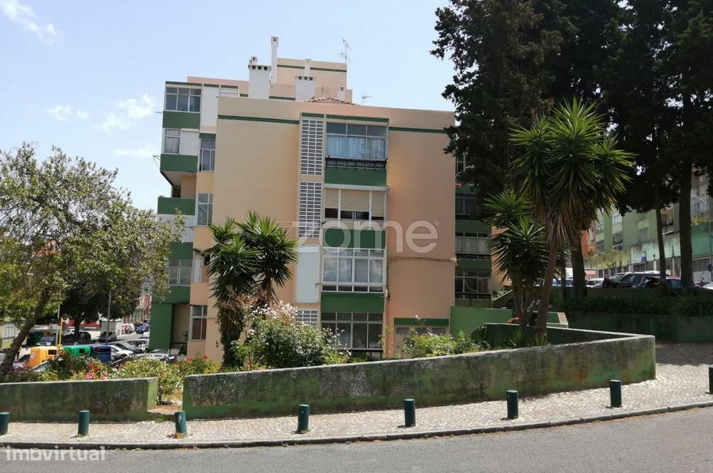 Armazém industrial, Reboleira, Zona Nobre