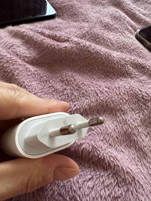 Продам блок зарядки айфон 20вт оригінал