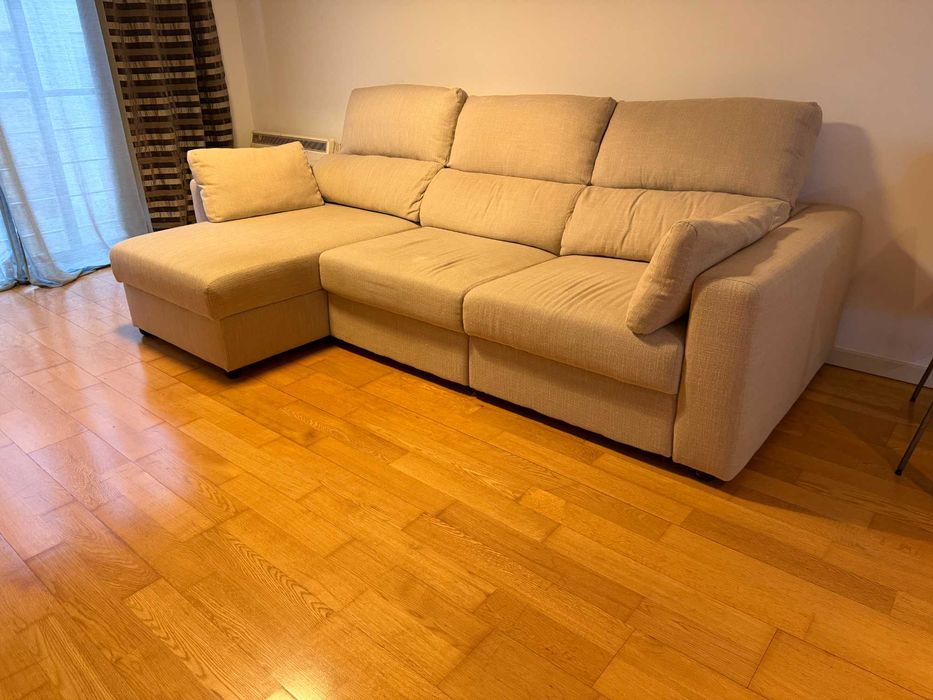 Sofá Eskilstuna IKEA 3 lugares C/chaise long bancos extensíveis c/novo