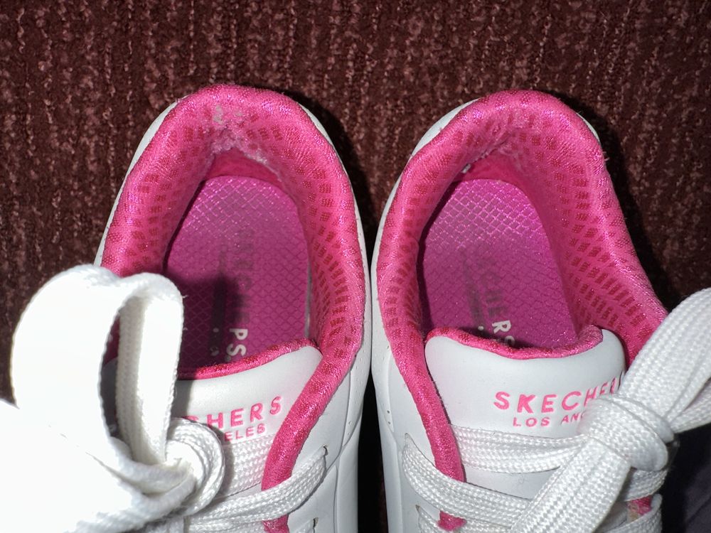 Кроссовки Skechers женские 37