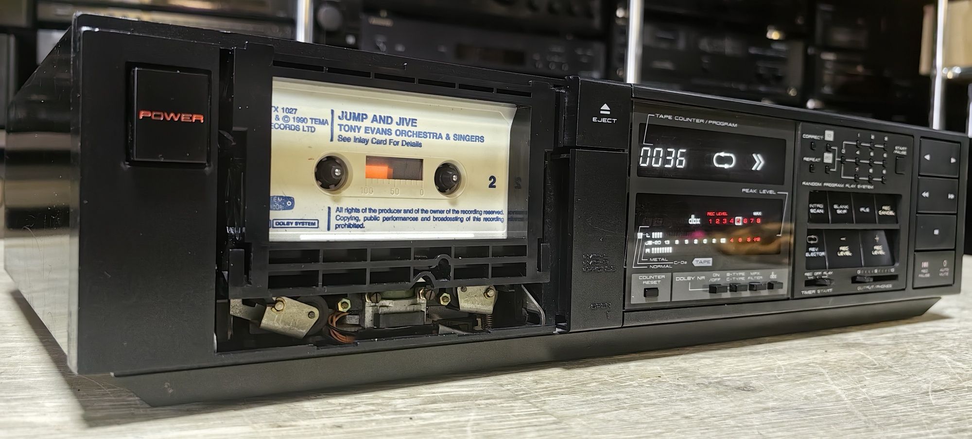 Касетний програвач Akai GX-R66