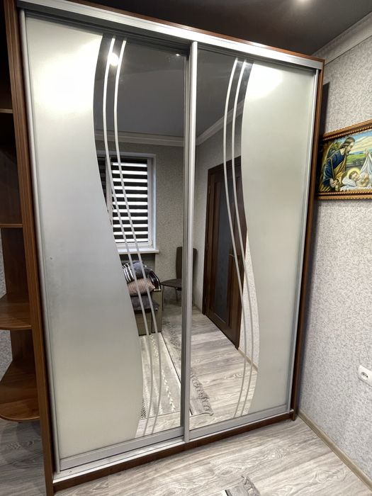 Шафа купе,як нова.