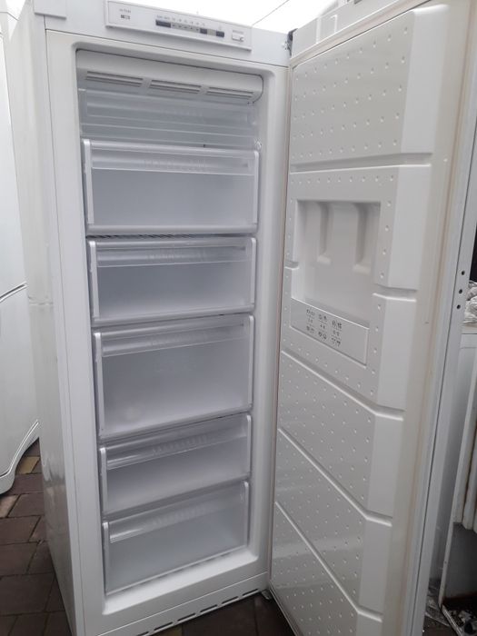 Морозильна камера Siemens на 6 секцій з системою no-frost,з гарантією