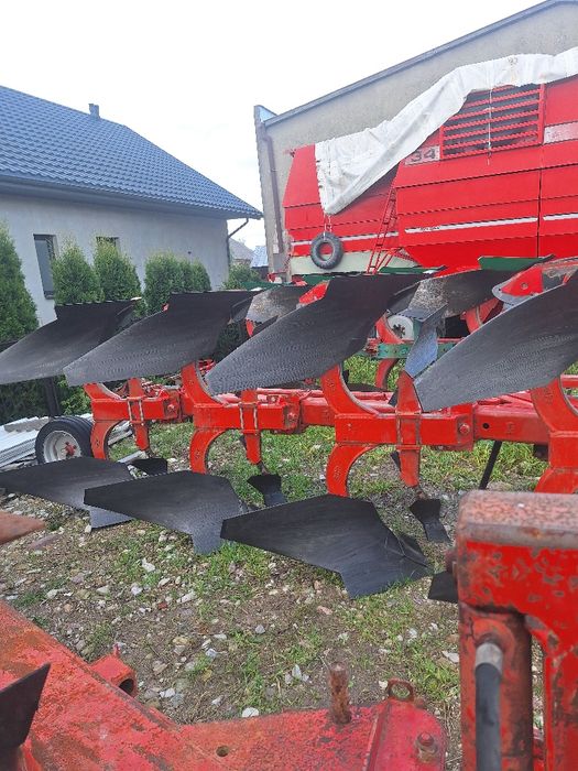 Gregoire Besson 4 Vario pług obrotowy huard kverneland