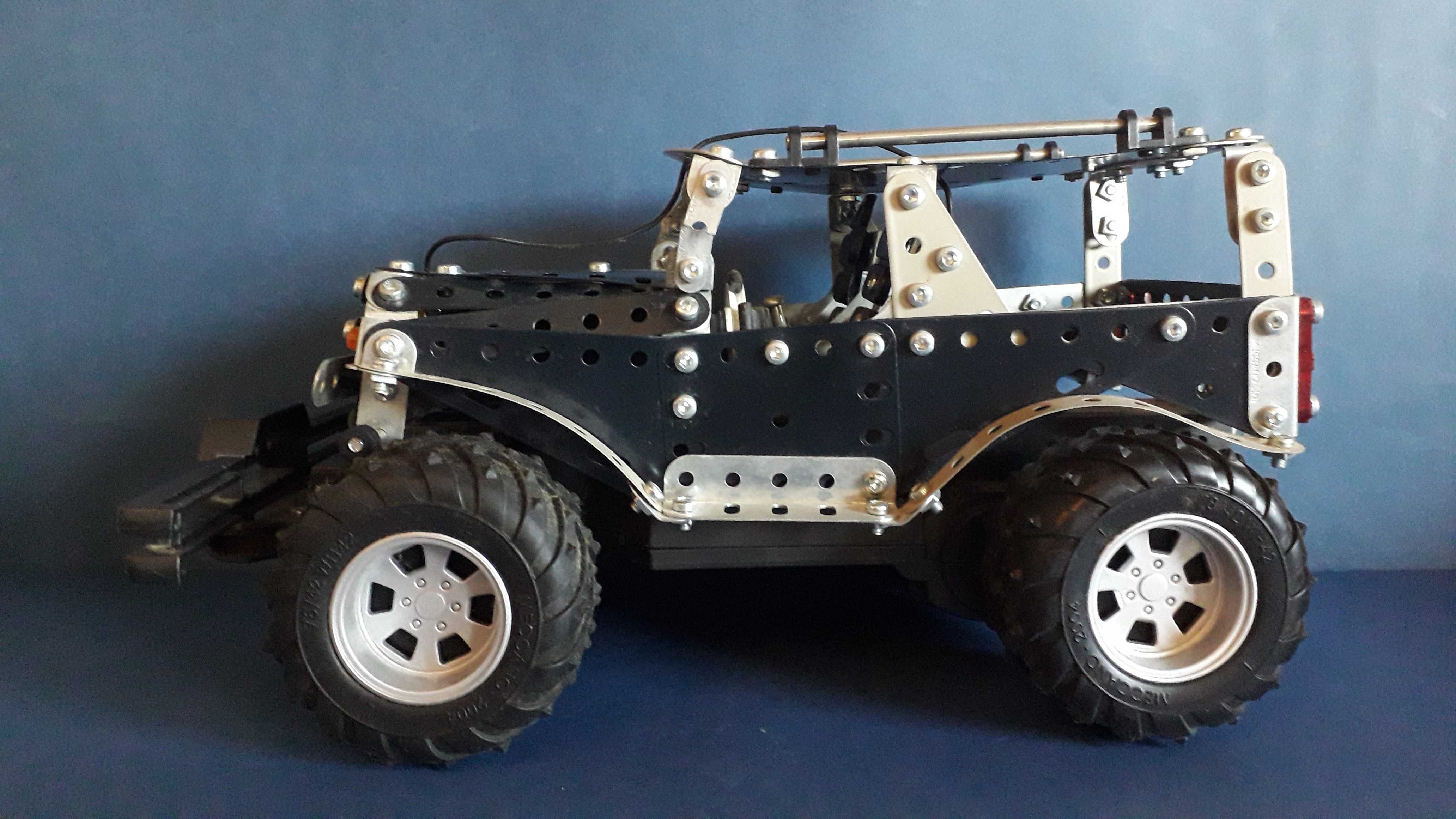 Meccano #8700 Jeep Rádio-Controlo