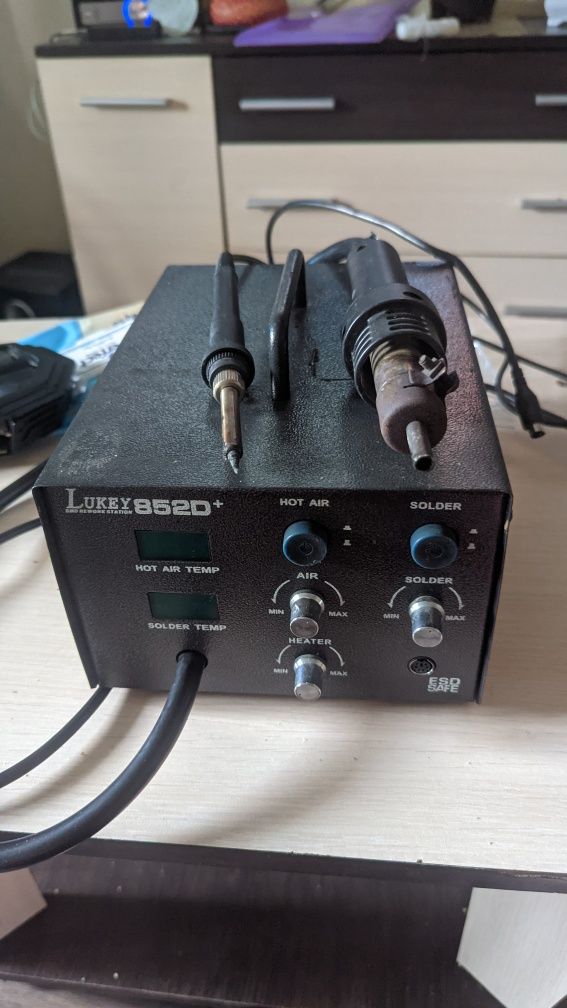 Паяльная станция Lukey 852D+, компрессорная, паяльник, фен