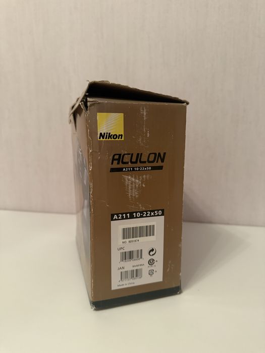 Бінокль Nikon Aculon