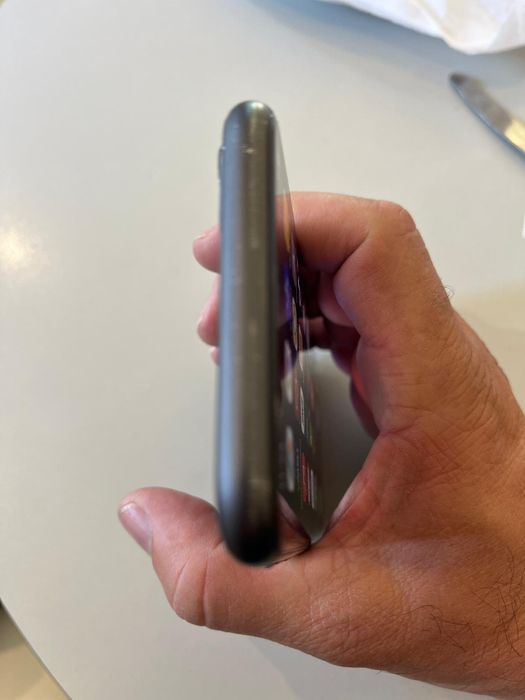 iPhone 11 64gb óptimo estado livre tds redes ( ler anúncio todo )