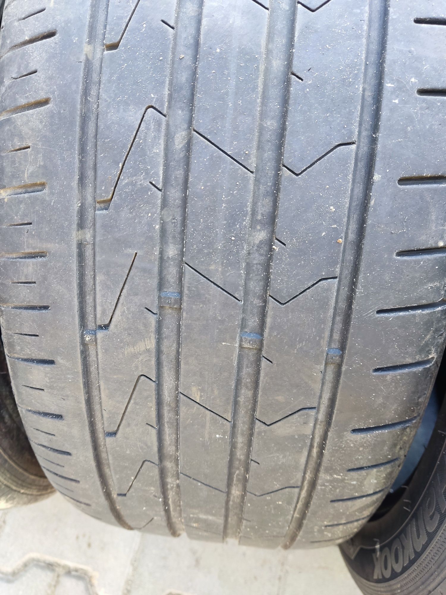 Opony letnie 235/45.18 hankook