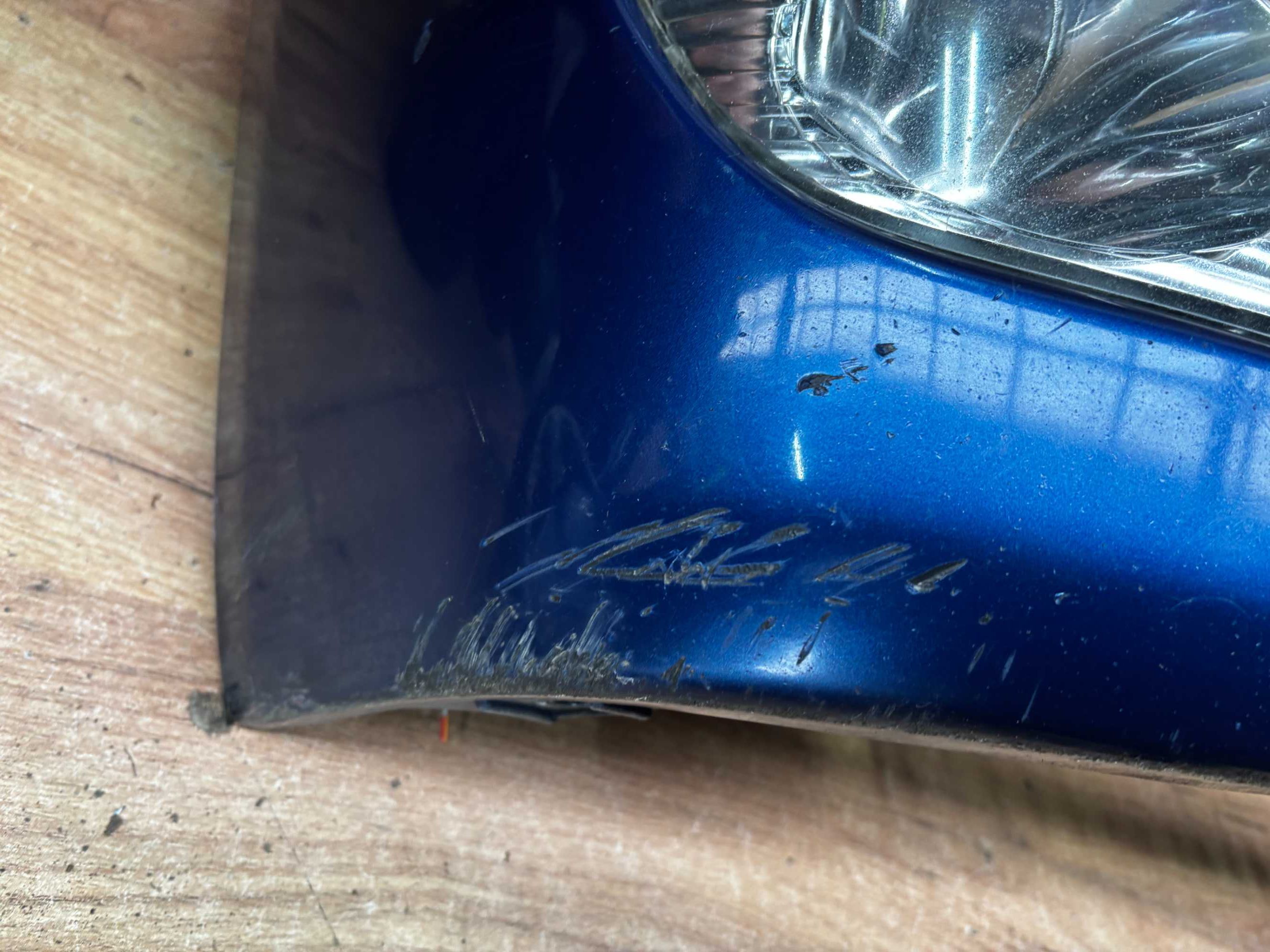 Zderzak przedni Lexus IS200 kolor 8n8