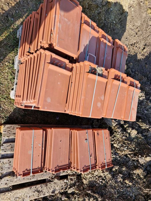 Dachowka creaton czerwona sprzedam!