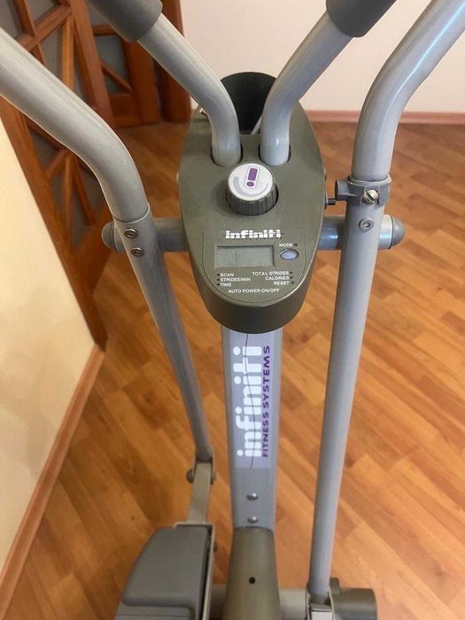 Тренажер (Орбітрек) INFINITI