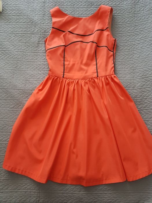 Sukienka malinowa r. 36