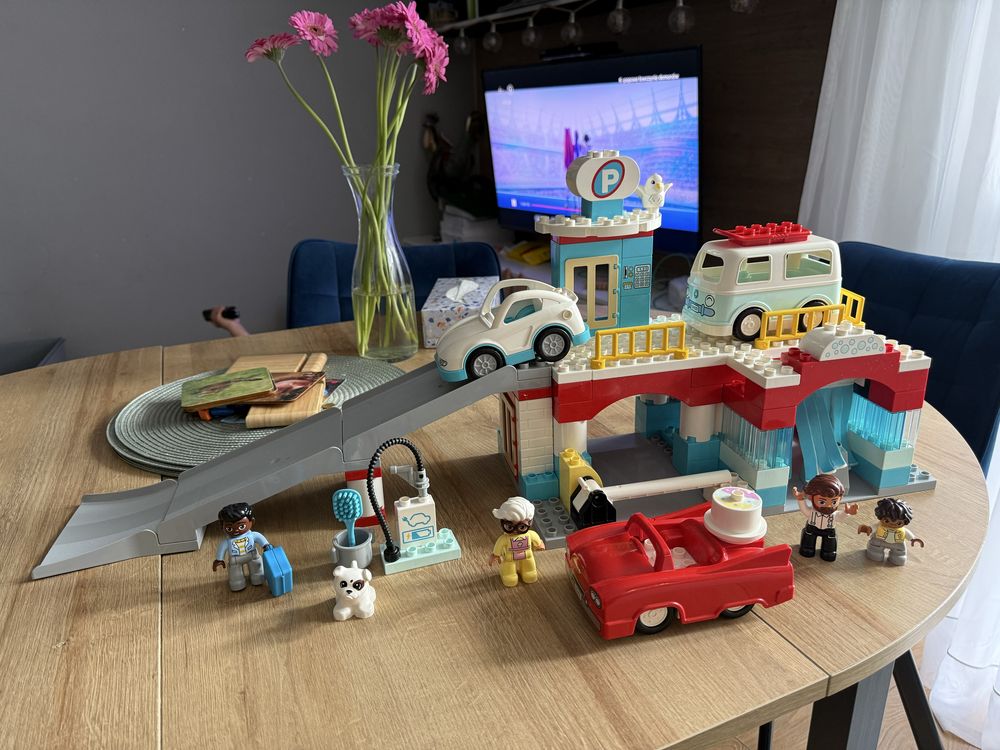 Lego Duplo 10948 parking podziemny i myjnia