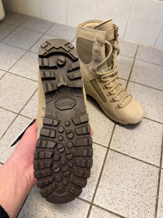 Трекінгові ботінки 43 розміру