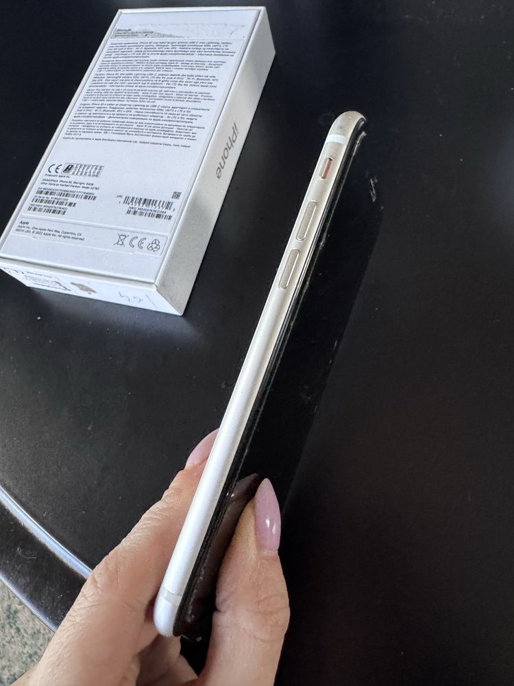 iPhone SE (2022) 64 GB – biały + oryginalne pudełko