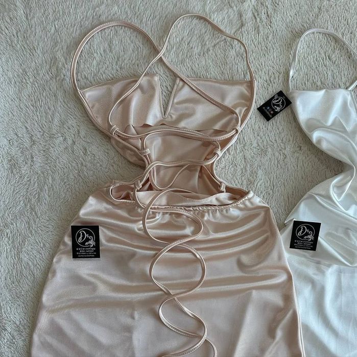 сукня чорна на зав'язках