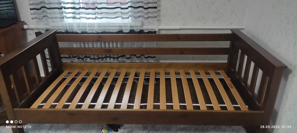 Продам ліжко  90 на2