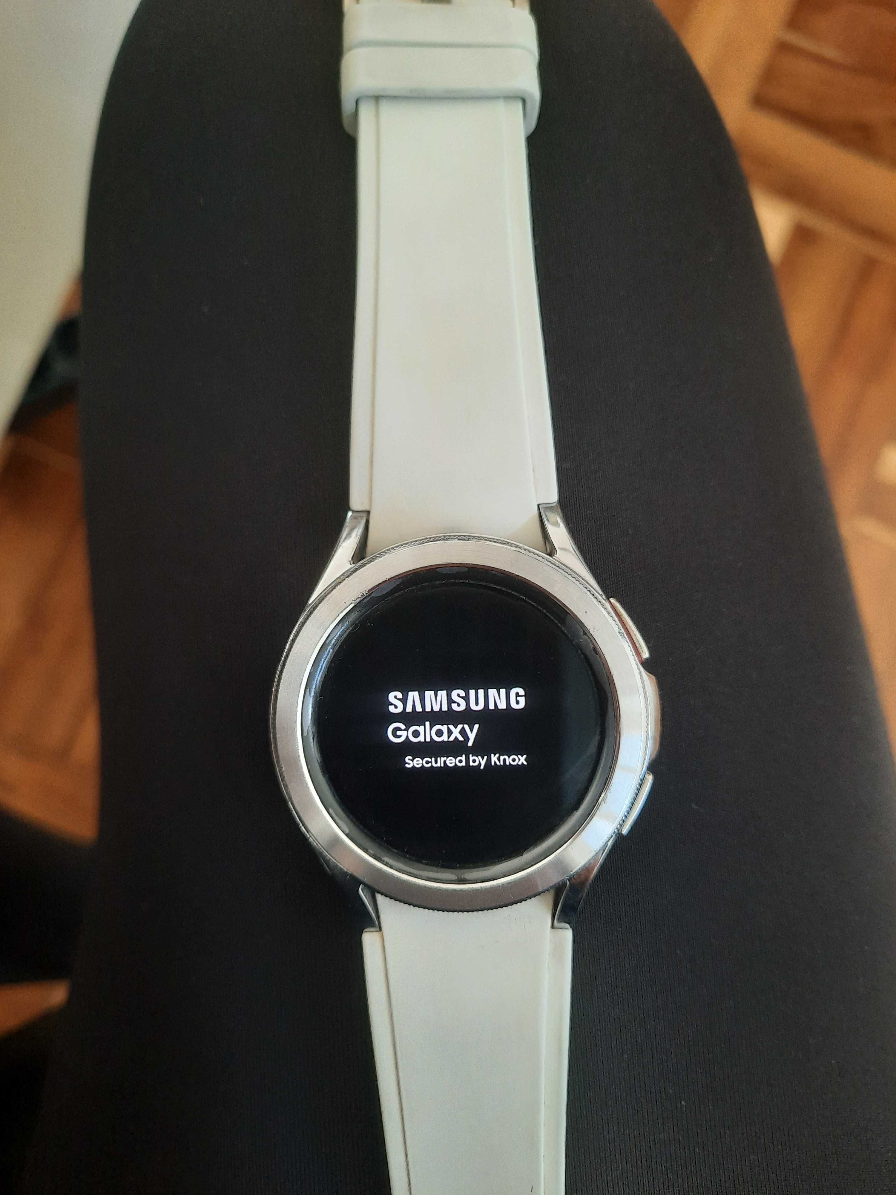 Samsung Galaxy Watch4 Classic
