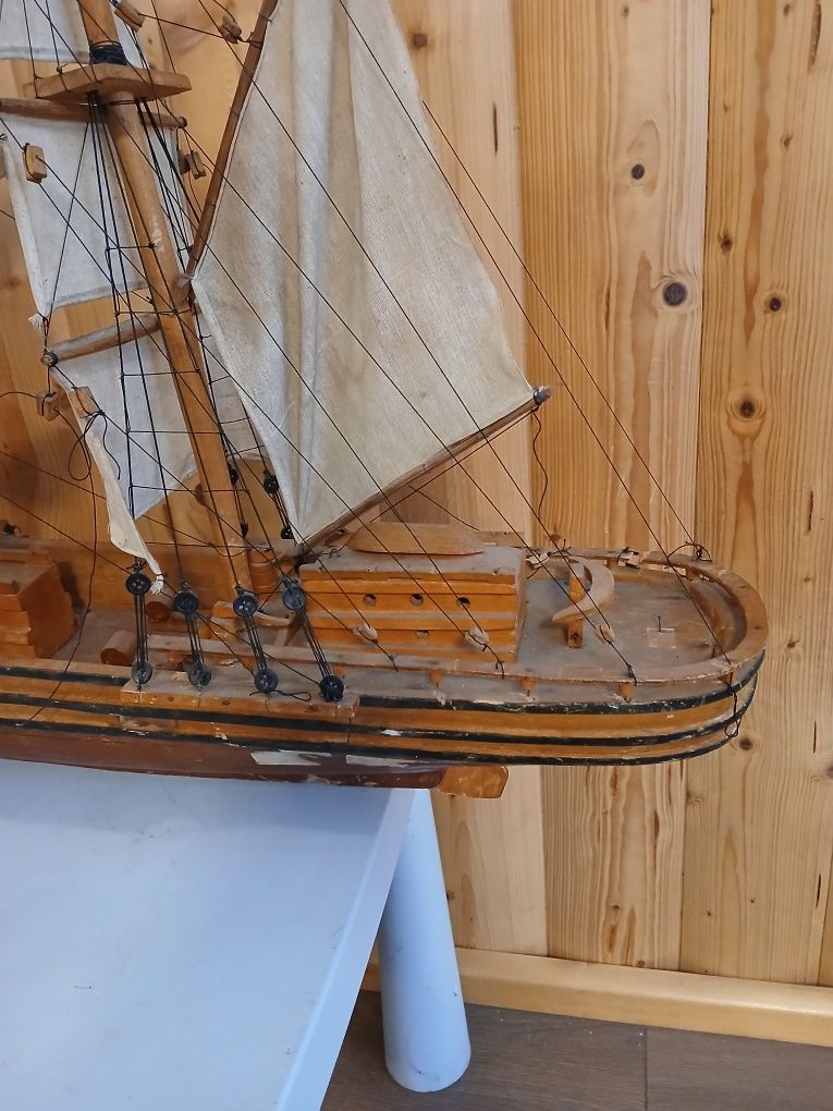 Model żaglowca drewnianego – ręcznie wykonany

Na sprzedaż unikalny, r