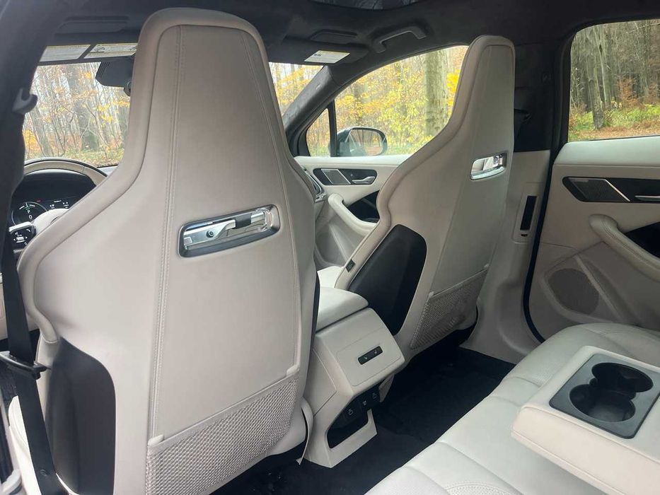 Продам автомобіль Jaguar I-Pace