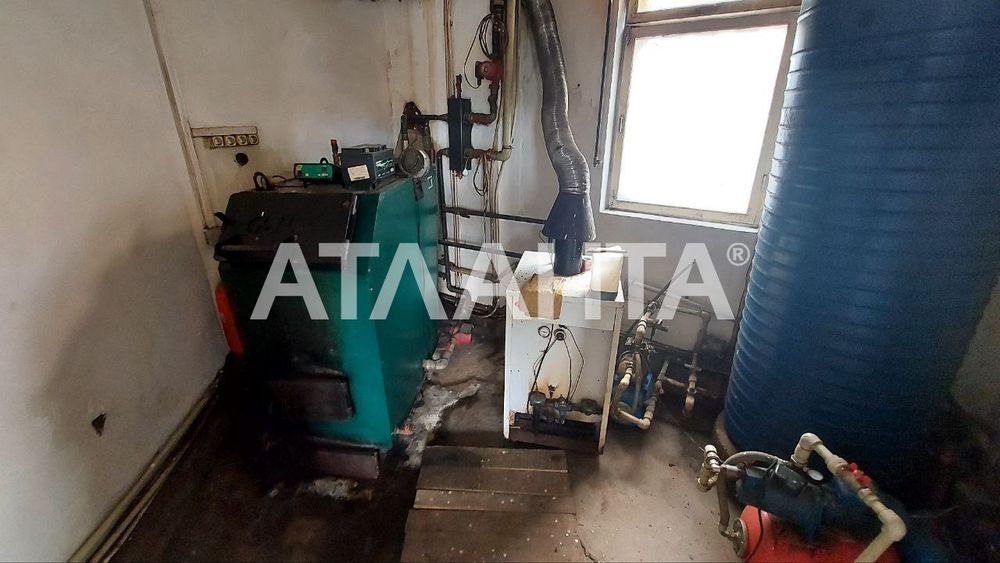 Земельна ділянка 26 соток з СТО, мийкою та готелем