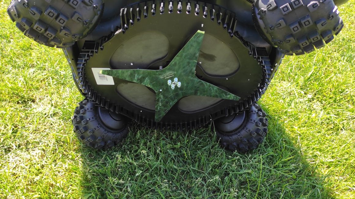 Kosiarka Automatyczna Ambrogio QUAD 4x4  do 3500m2 robot koszący