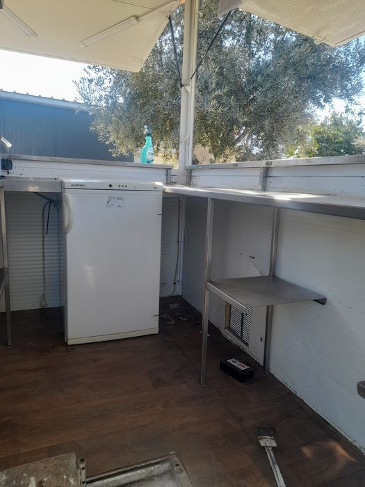 roloute bar equipada 
Medidas 1.5m por 2 metr