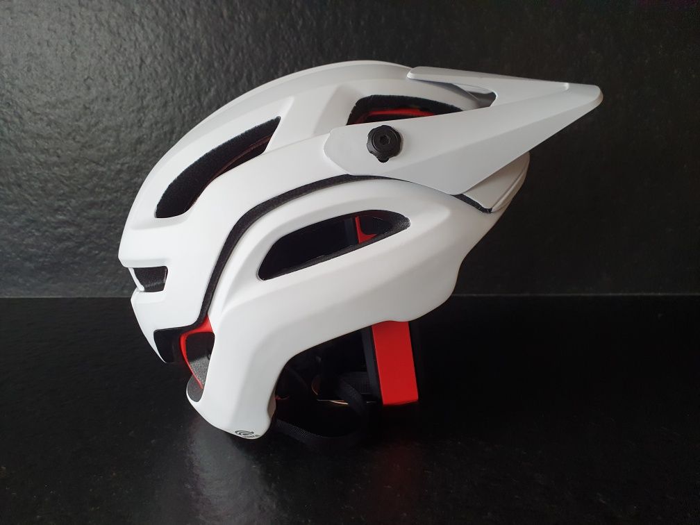 Kask GIRO Manifest mips spherical - NOWY