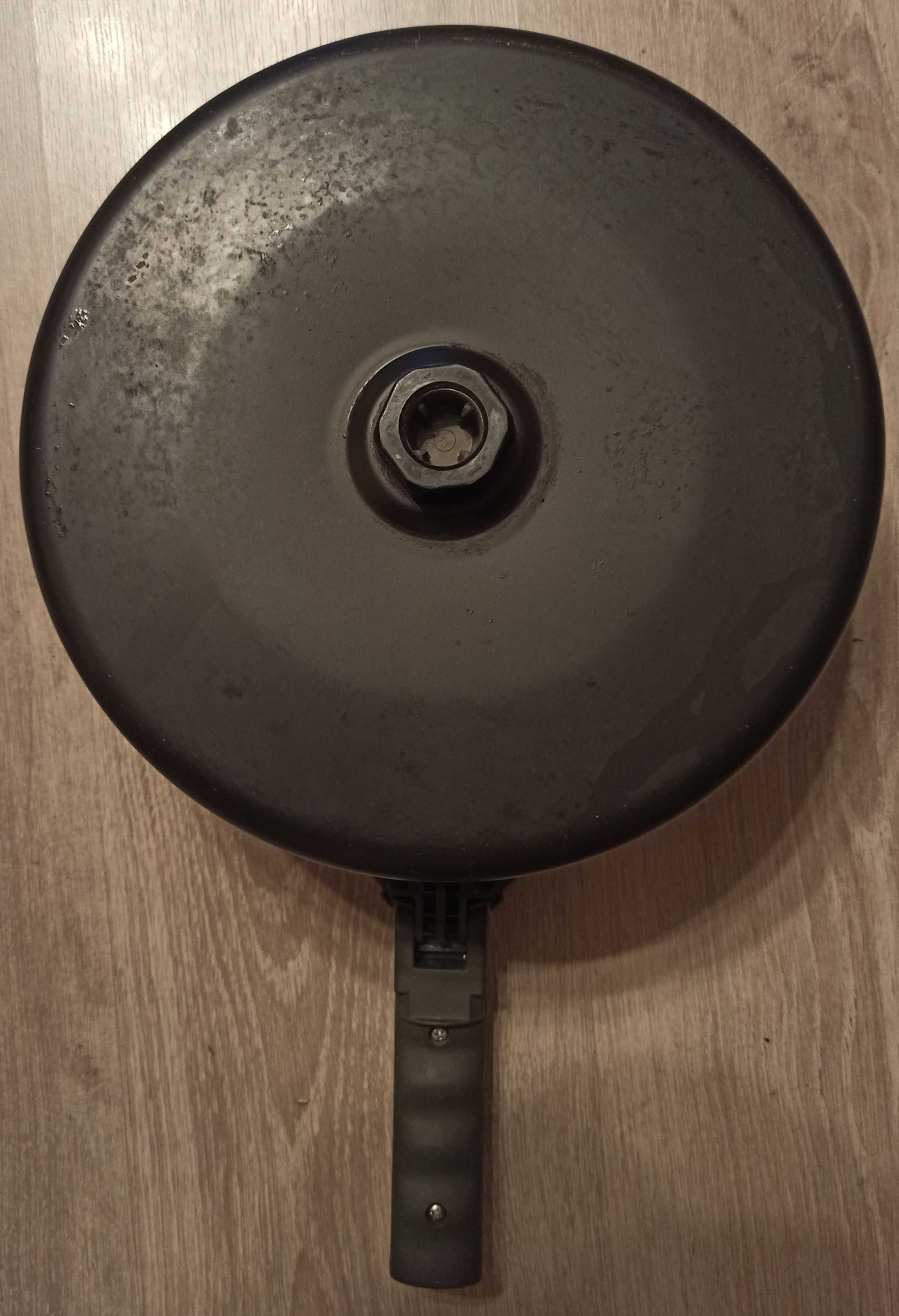 pojemnik z mieszadłem i uchwytem do frytkownicy DeLonghi