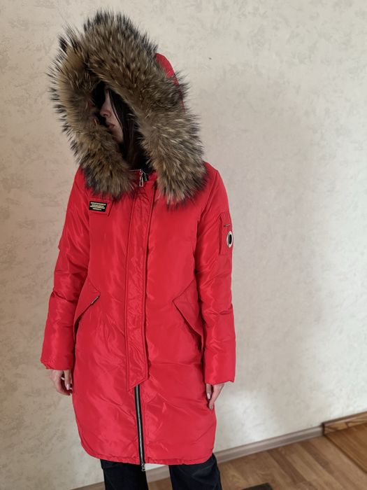 Vo Tarun пуховик куртка з натуральним хутром зимова червоного кольору