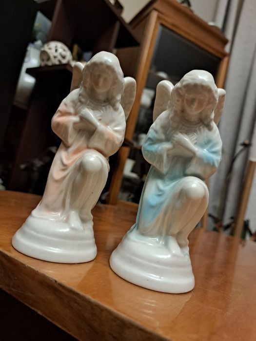 Figurki porcelana para aniołów opiekuńczych stróży tzw Śląsk  stare