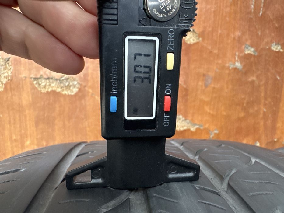 Продам 2шт шини від тесли У,  255/45/19 104W Continental procontact rx
