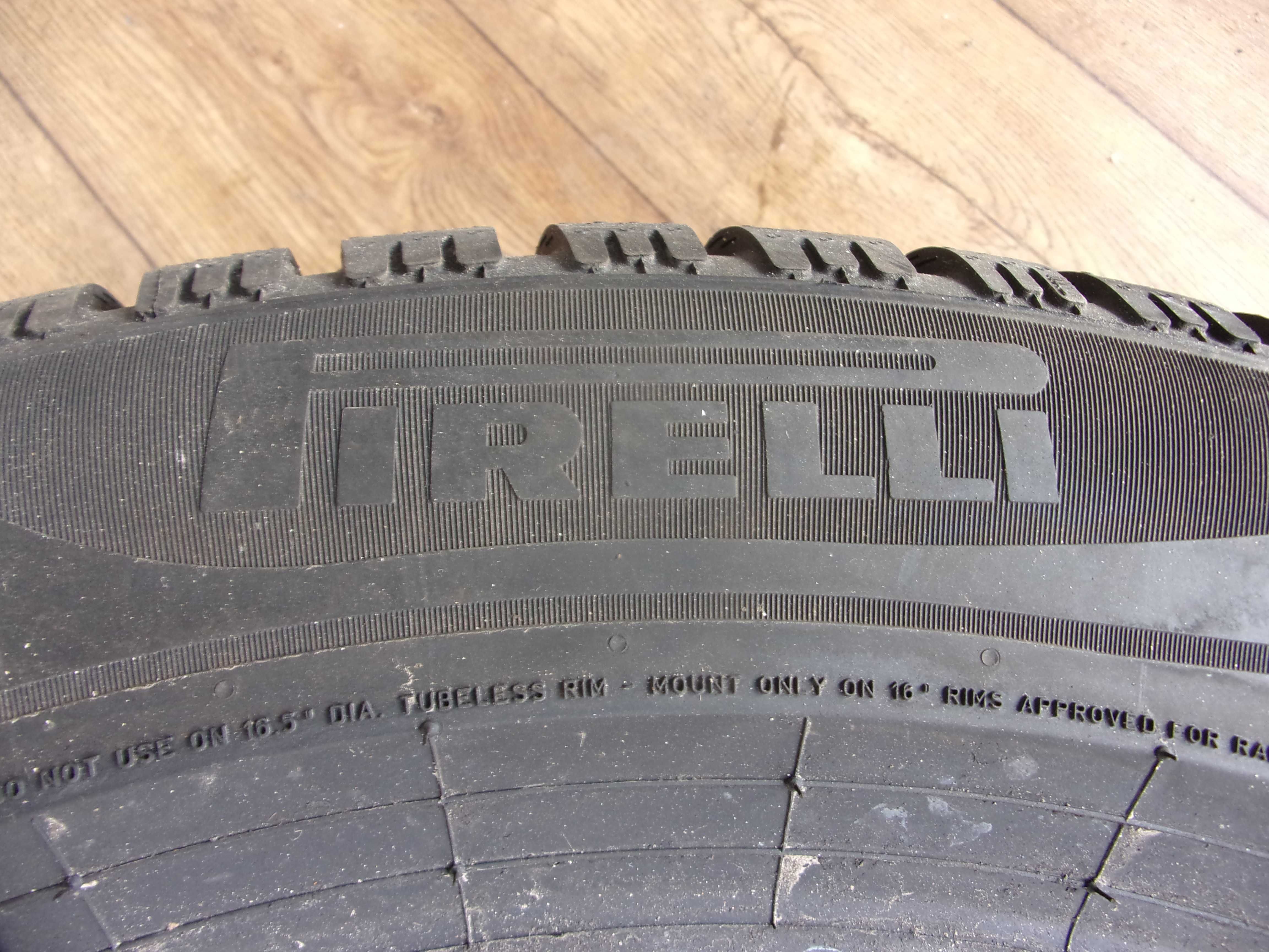 Pirelli Cinturato Winter2 205/60/16 96H z 2023r jak nowa!
