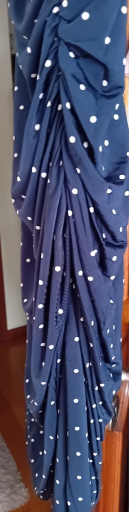 VESTIDO, em malha fresca.