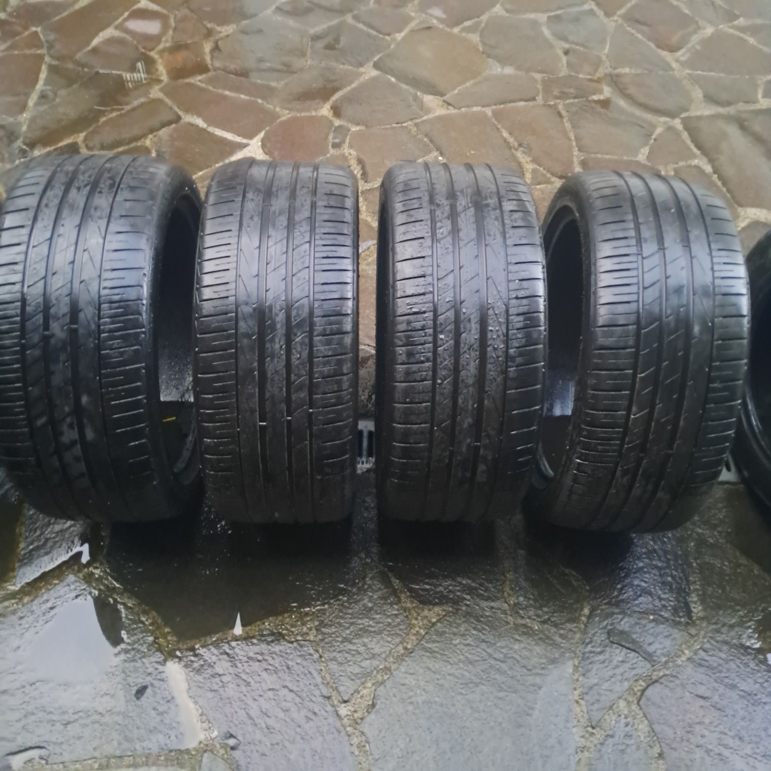Шини літні hankook R20