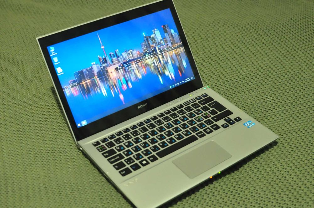 Сенсорный Мощный ноутбук Sony VAIO