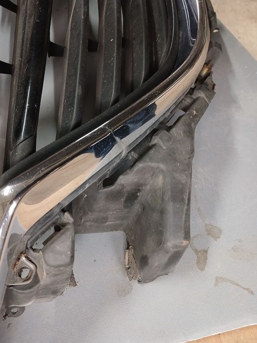 Mazda 6 решітка радіатора GHP9-50712