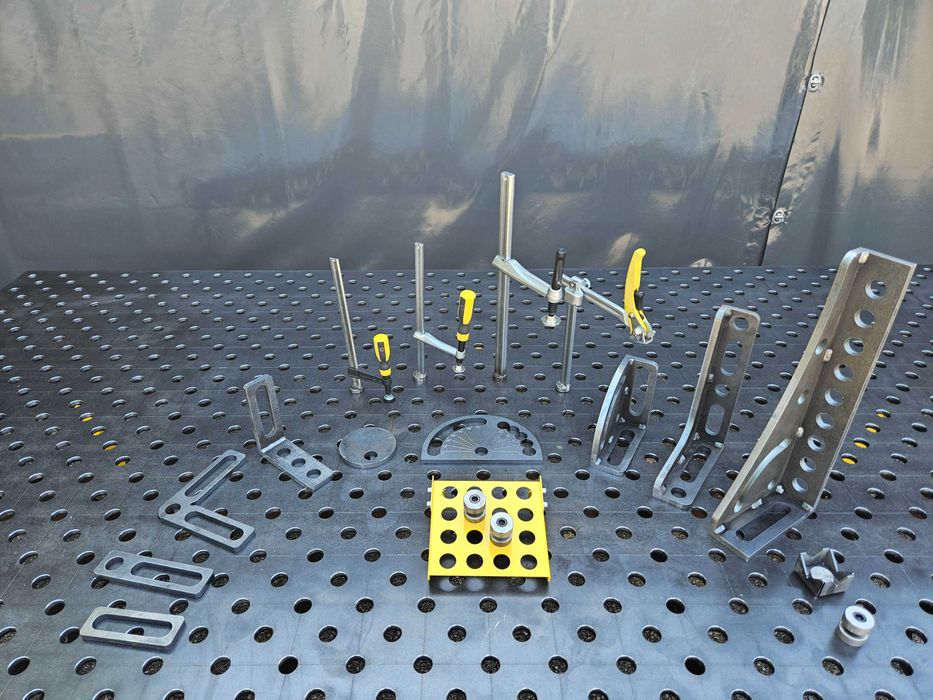 Stół spawalniczy systemowy, warsztatowy 200x100X20 Grubość 8mm